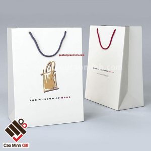 Cao Minh gift - chuyên cung cấp túi giấy in logo số lượng lớn với nội dung theo yêu cầu của khách hàng