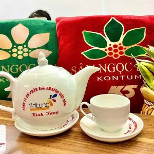 Ấm chén Bát Tràng in logo - Quà tặng doanh nghiệp