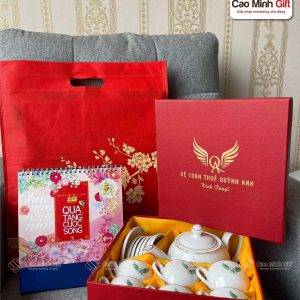 Cao Minh gift - chuyên cung cấp quà tặng tết in logo số lượng lớn với nội dung theo yêu cầu của khách hàng