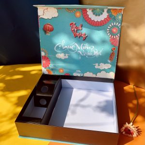 Cao Minh gift - chuyên cung cấp hộp quà tết in logo số lượng lớn với nội dung theo yêu cầu của khách hàng