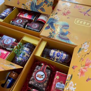 Cao Minh gift - chuyên cung cấp set quà tết in logo số lượng lớn với nội dung theo yêu cầu của khách hàng