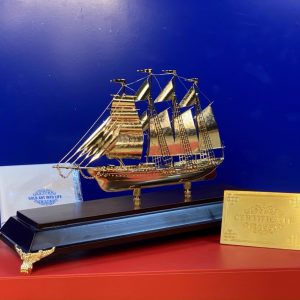 Cao Minh gift - chuyên cung cấp thuyền buồm mạ vàng in logo số lượng lớn với nội dung theo yêu cầu của khách hàng