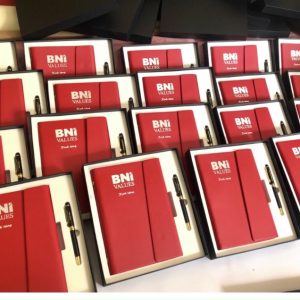 Sổ da và bút ký in logo theo yêu cầu