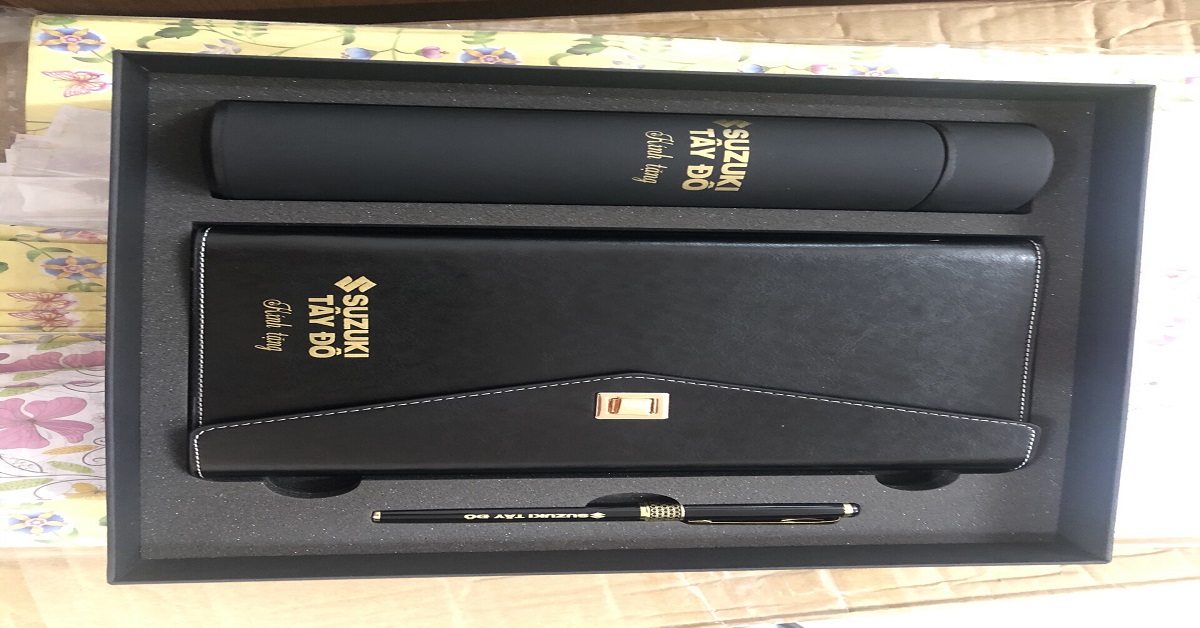 in quà tặng công ty theo yêu cầu giá rẻ