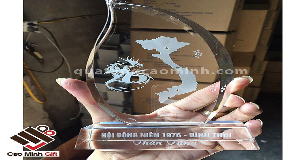 kỷ niệm chương pha lê