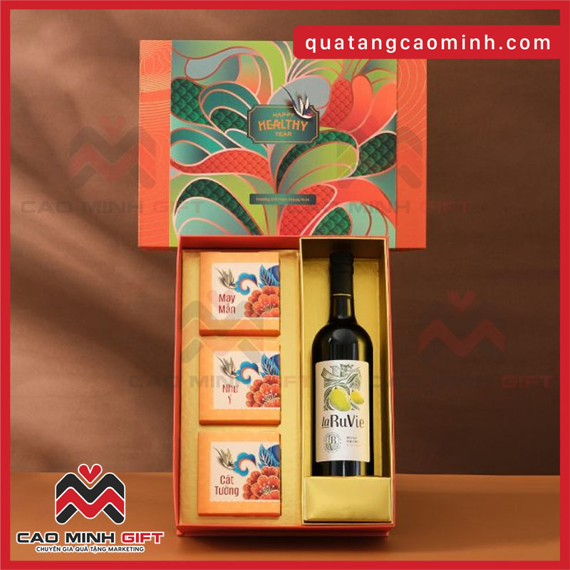 Hộp quà Tết rượu xoài Bến Tre, đặc sản Việt Nam - Bạn muốn đặt sll set quà Tết này cho dịp Tết sắp tới chứ?