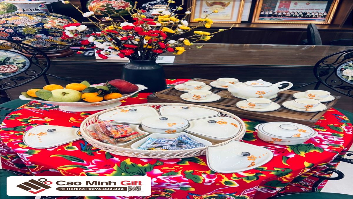 Ấm chén & khay đựng mứt tết