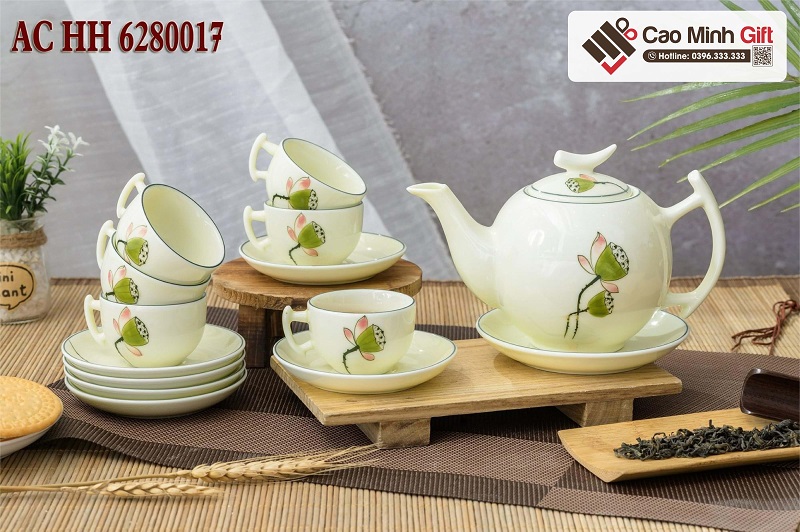 Bộ ấm chén in logo họa tiết hoa sen nổi bật