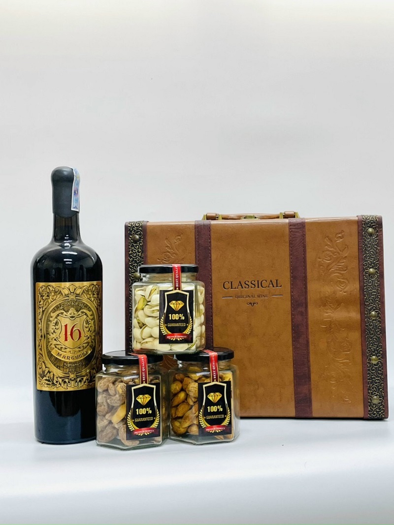 Cao Minh gift - chuyên cung cấp set quà tết in logo số lượng lớn với nội dung theo yêu cầu của khách hàng