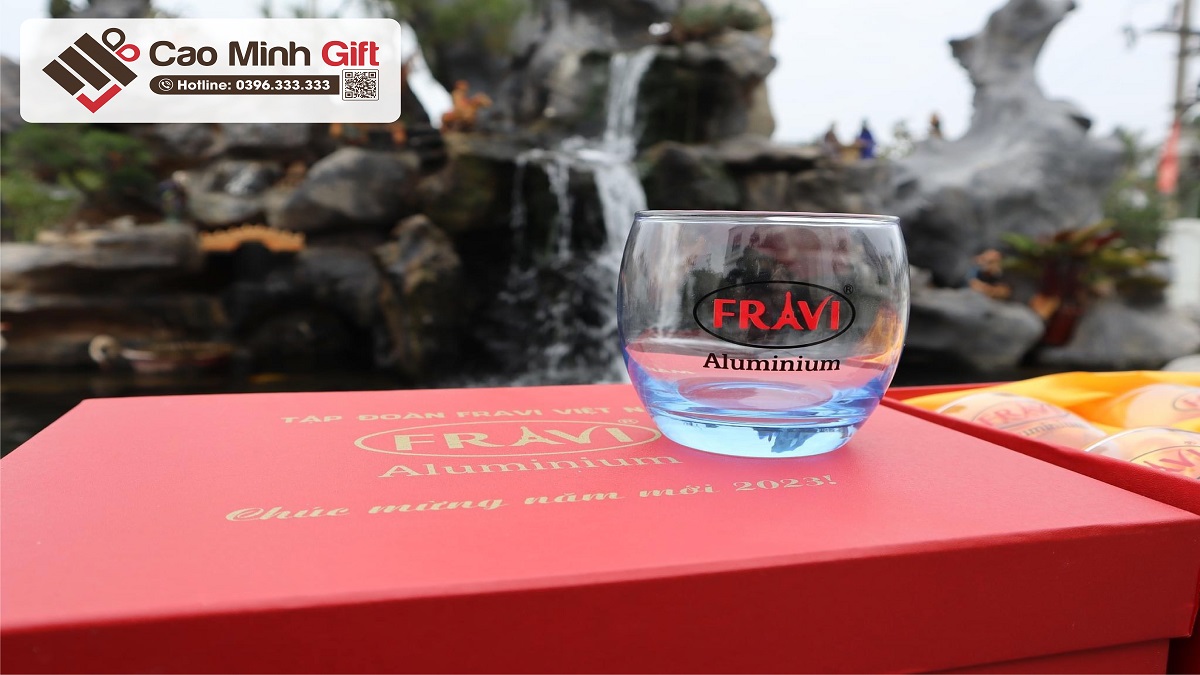 chọn quà tặng công ty