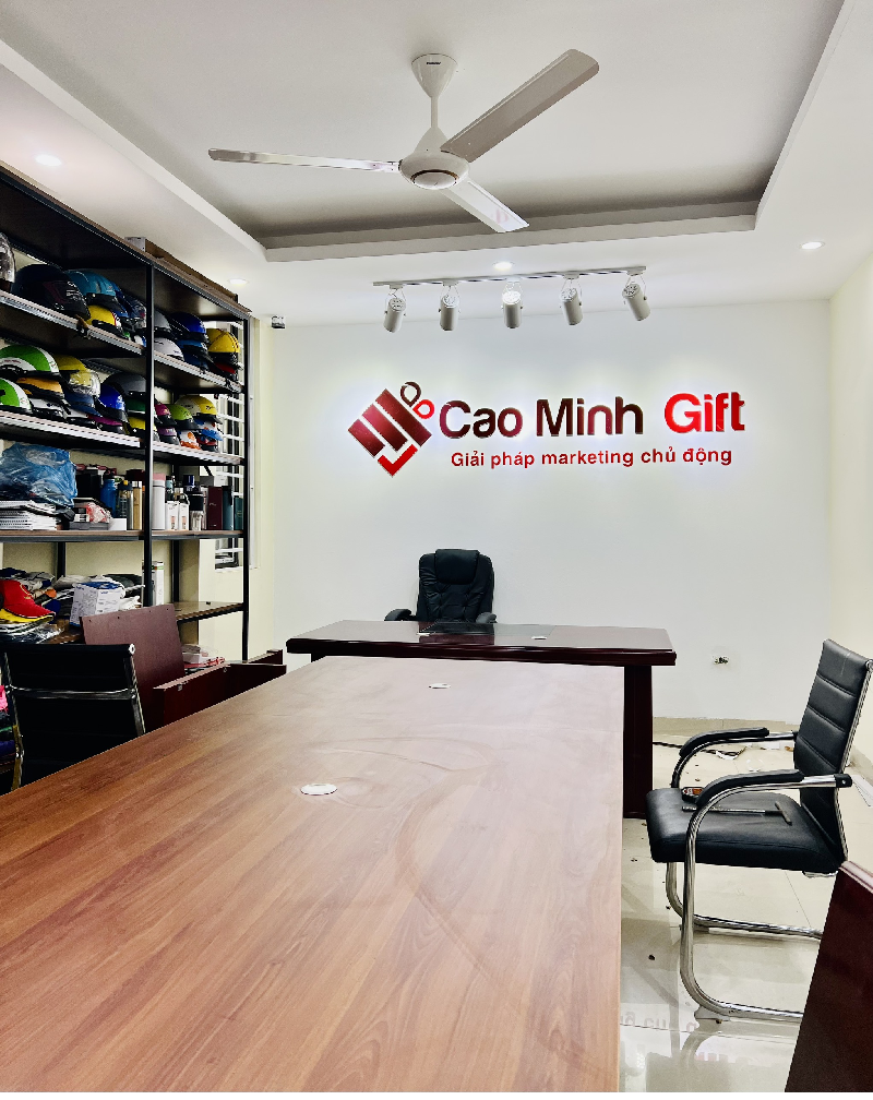 Không gian làm việc của quà tặng Cao Minh