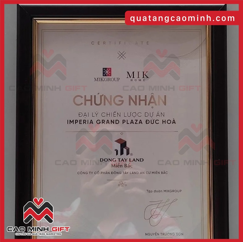 Cao Minh gift - Địa chỉ sản xuất khung bằng khen, bảng vinh danh số lượng lớn đáng tin cậy