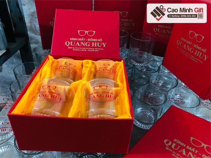 quà tặng nạn nhân chất độc màu da cam