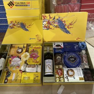 Hộp quà Tết cao cấp 7 món in logo FaceNet