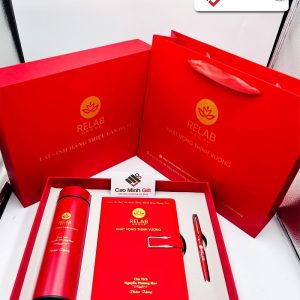 Bộ quà tặng màu đỏ