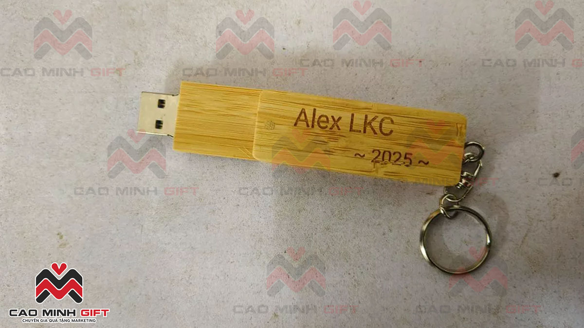 USB in logo: Món quà không thể thiếu trong giftset quà tặng công nghệ 2025