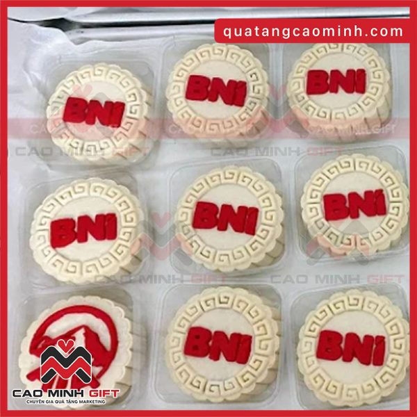 Bánh trung thu in logo theo yêu cầu được thực hiện bởi Cao Minh gift