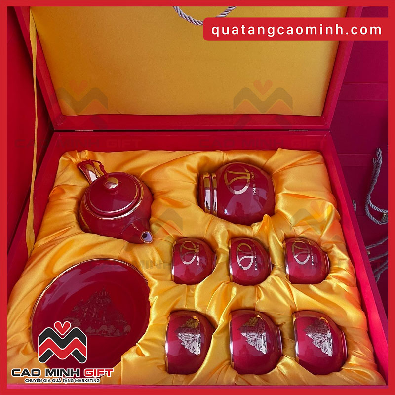 Bộ ấm chén Bát Tràng in logo - Quà tặng trung thu ý nghĩa không có hạn sử dụng