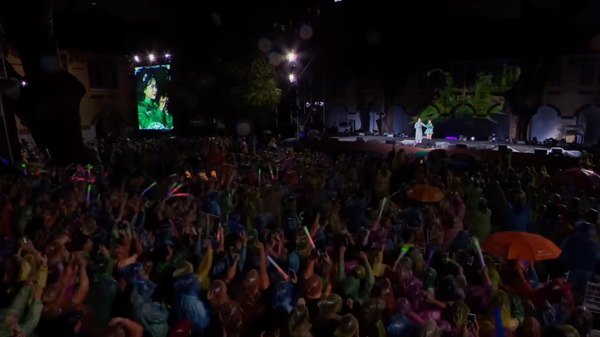 TOP 3 quà tặng sự kiện ngày mưa không thể thiếu trong các Showcase, Liveshow