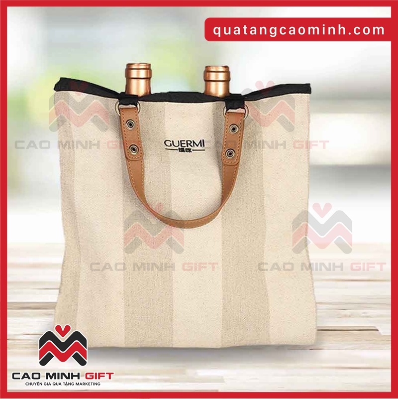 Cao Minh gift - Chuyên cung cấp túi vải đựng rượu vang in ấn theo yêu cầu số lượng lớn giá tốt. Zalo 05.2222.2222 ngay để được tư vấn!