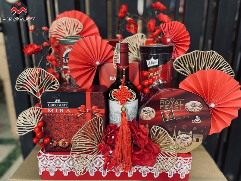 Lẵng quà Tết tông đỏ