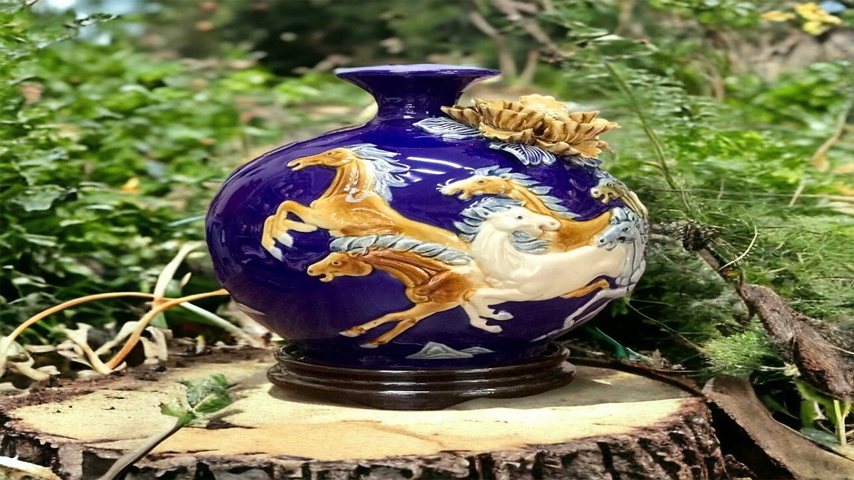 Bình hút tài lộc "Mã đáo thành công"