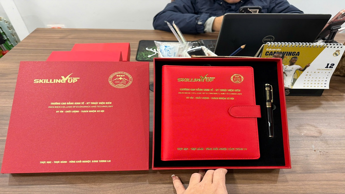 Quà tặng in logo có sẵn