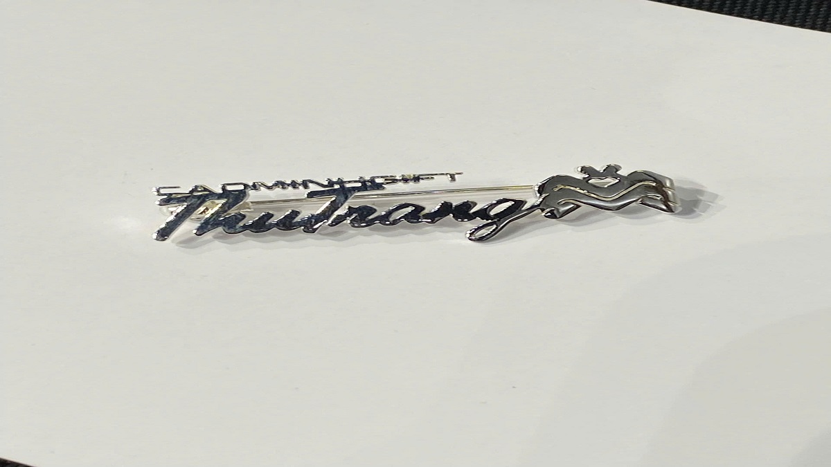 Ghim cài áo vest in logo theo yêu cầu