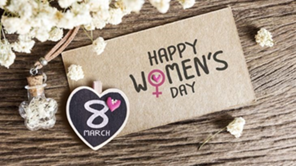 Xưởng sản xuất quà tặng 8/3 handmade uy tín: Thiết kế theo yêu cầu doanh nghiệp