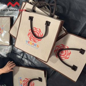 Túi vải đay in logo Vesak 2025 - Quà tặng Đại lễ Phật đản hơn 80 quốc gia trên thế giới