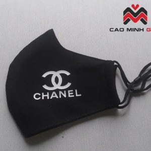 Khẩu trang vải in logo Chanel có dây điều chỉnh kích cỡ