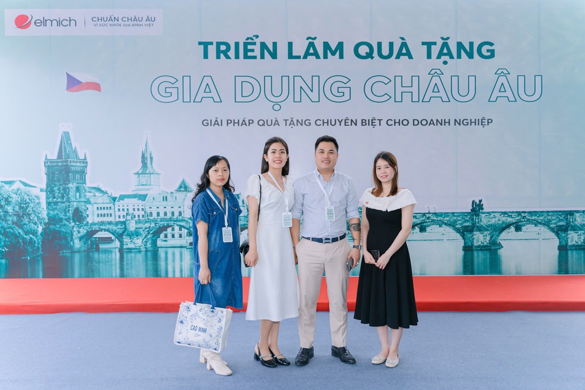 Công ty Cao Minh đi thăm nhà máy Elmich - Mở rộng giải pháp quà tặng chuẩn Âu