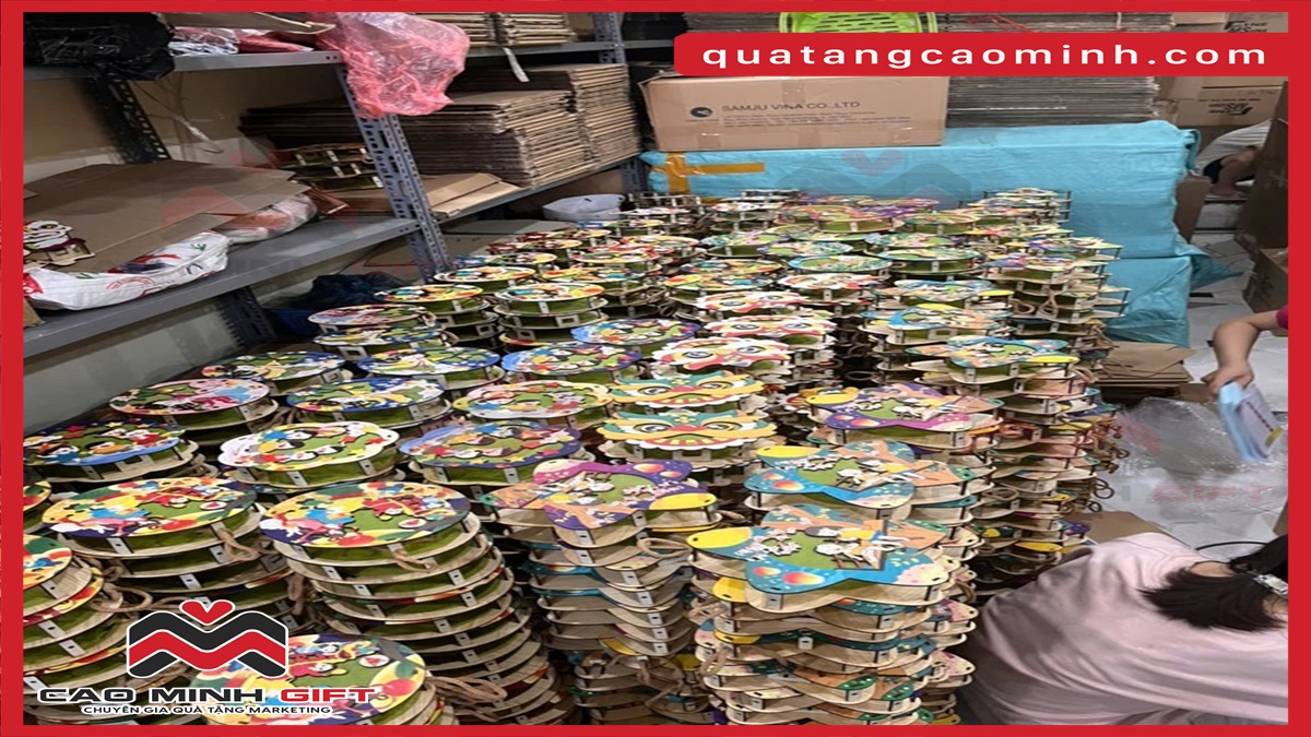 Đèn lồng gỗ Trung thu in logo