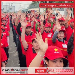 Đồng phục quà tặng doanh nghiệp độc đáo 2/9