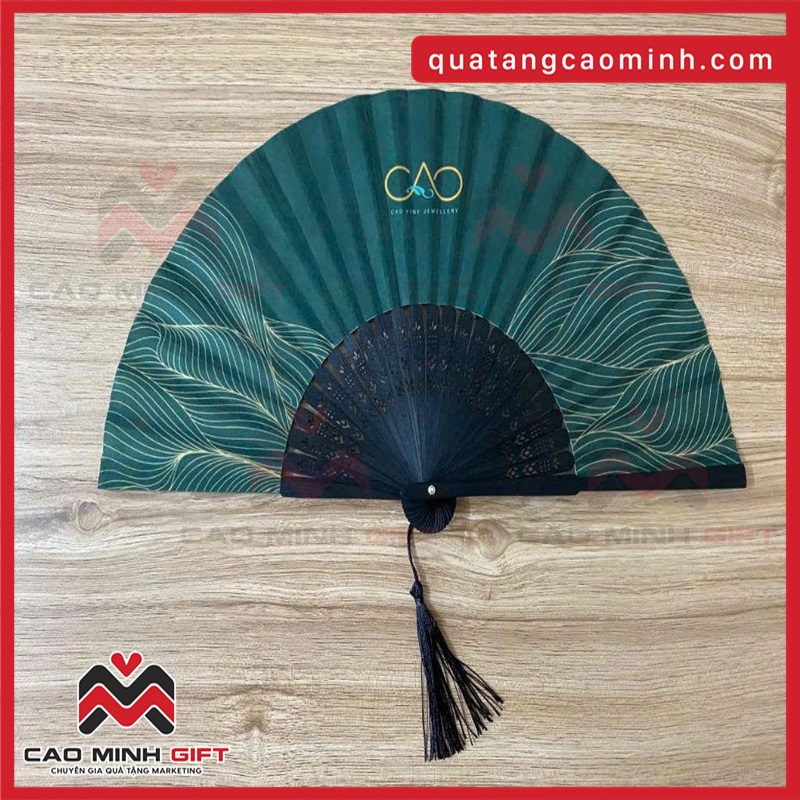 In logo lên quạt giấy quà tặng quảng cáo tại Cao Minh gift
