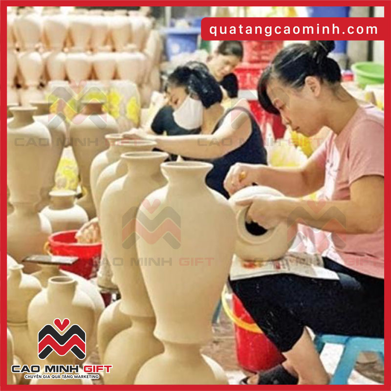 Xưởng gốm sứ Cao Minh đã có hơn 10 năm kinh nghiệm làm quà tặng doanh nghiệp