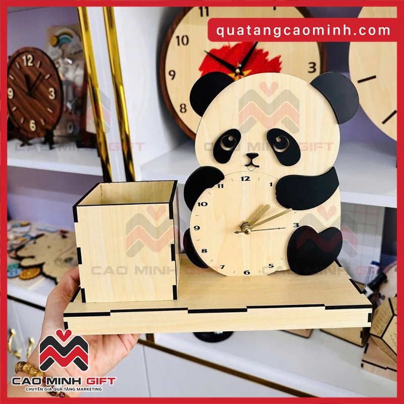 Đồng hồ để bàn gấu trúc