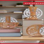 Hé lộ lịch gỗ để bàn mẫu mới – Quà tặng cuối năm khắc logo theo yêu cầu