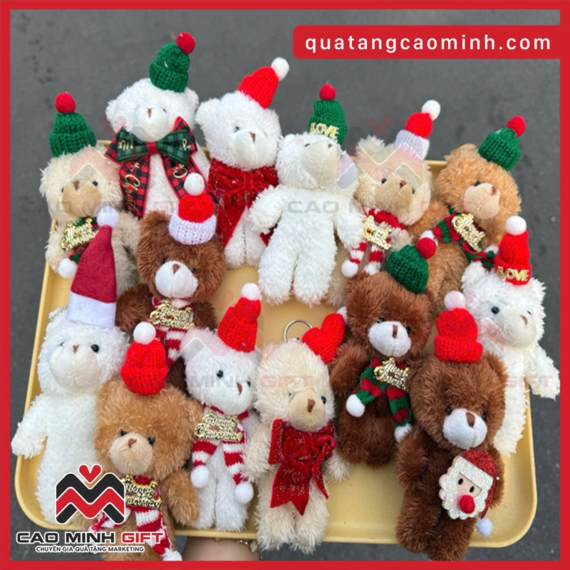 Ưu điểm khi chọn móc khóa gấu bông làm quà tặng Giáng sinh