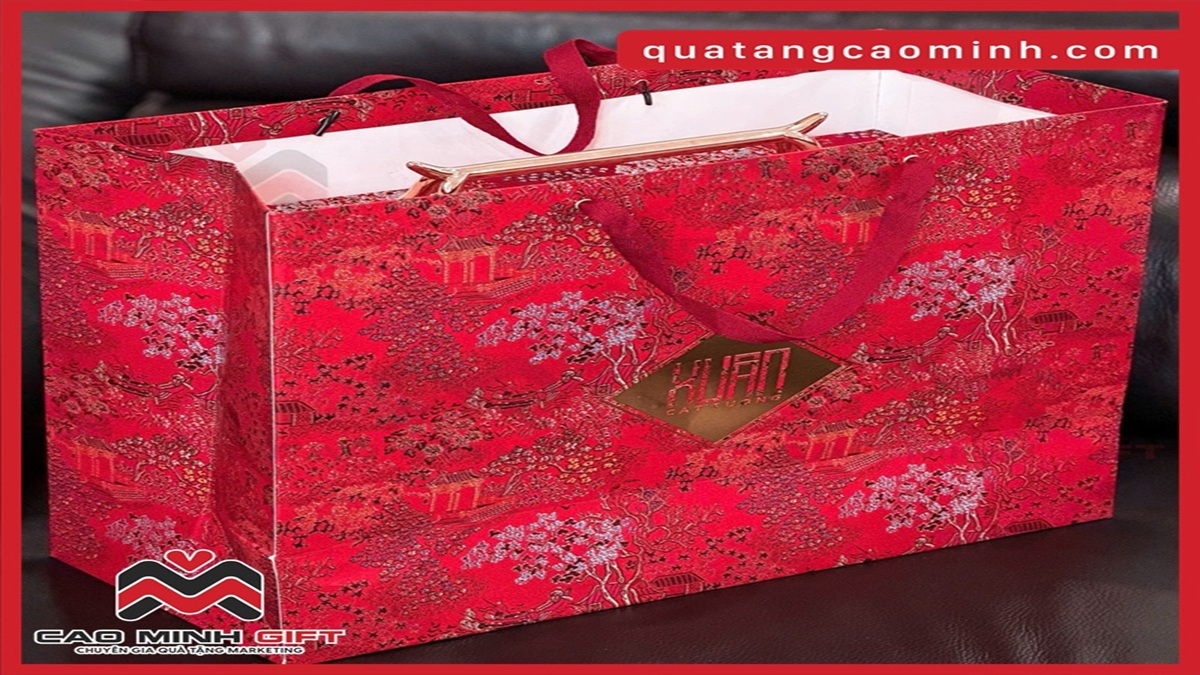 In túi giấy đỏ hàng loạt dịp Tết – Doanh nghiệp cần lưu ý những điều này