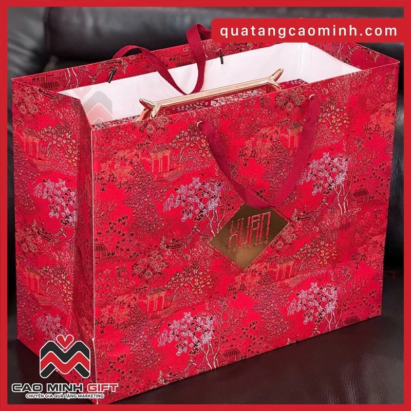 Vì sao doanh nghiệp nên dùng túi giấy cho quà tặng?