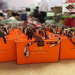 Túi giấy đựng quà in logo và giá trị truyền thông thương hiệu